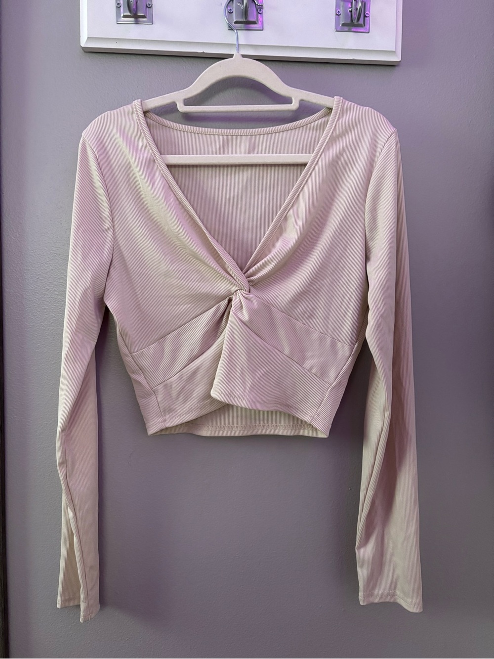 SHEIN Twist-Front Long Sleeve Ribbed Crop Top - Off White/Cream Size L